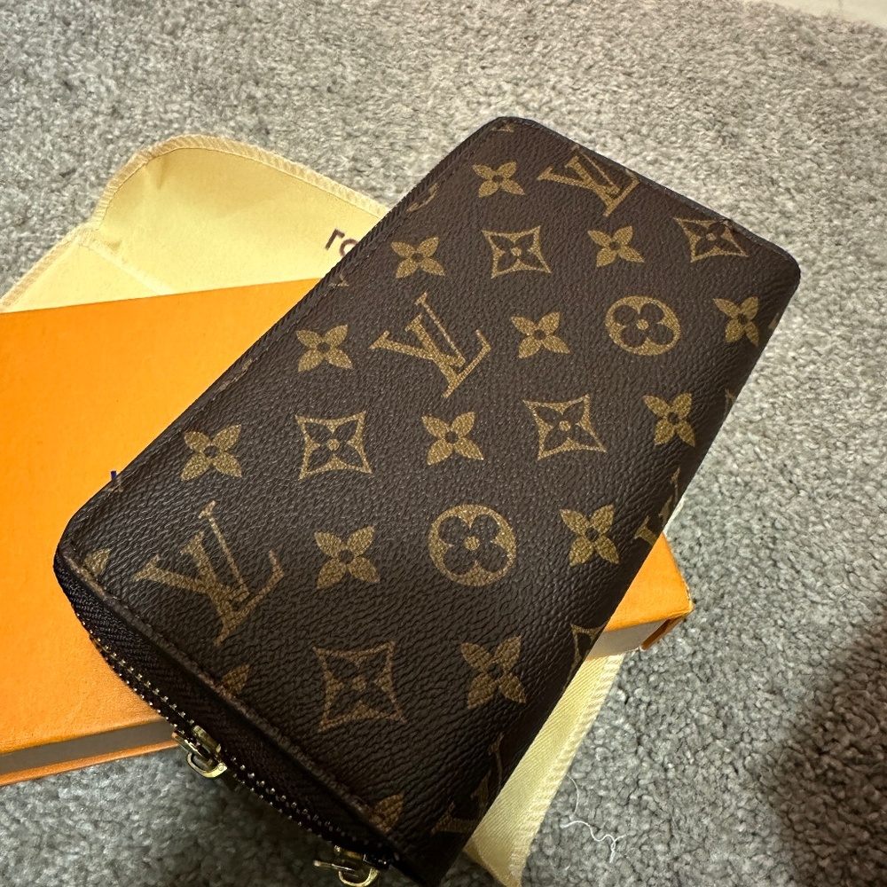 Brown double wallet with zippers